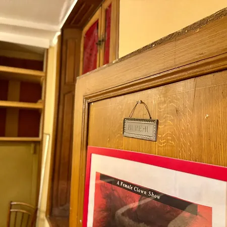 La Lutherie Chappuy Apartment *