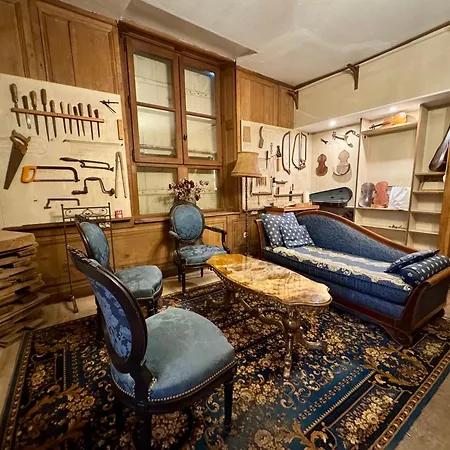 La Lutherie Chappuy Apartment *