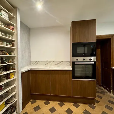 La Lutherie Chappuy Apartment